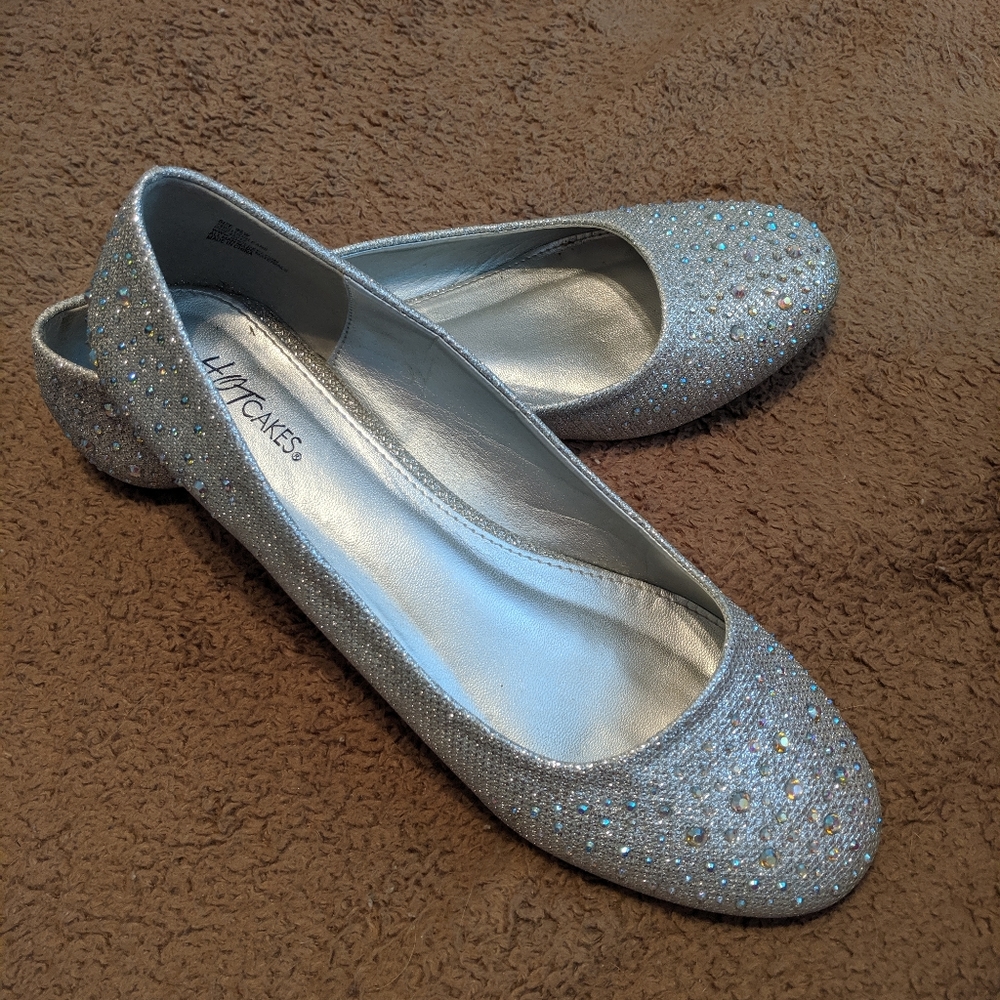 Silver flats - size 9.5W